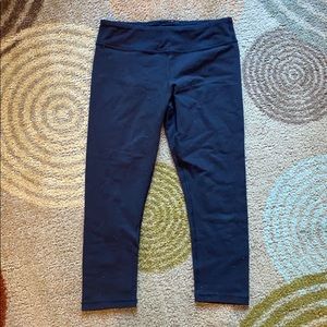 black ivivva cropped leggings